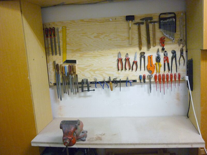 File:Cyclo workbench desk.jpg